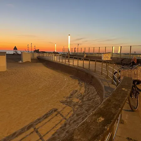 Semesterbostad Osea - Bright Seaside With Balcony Oostende